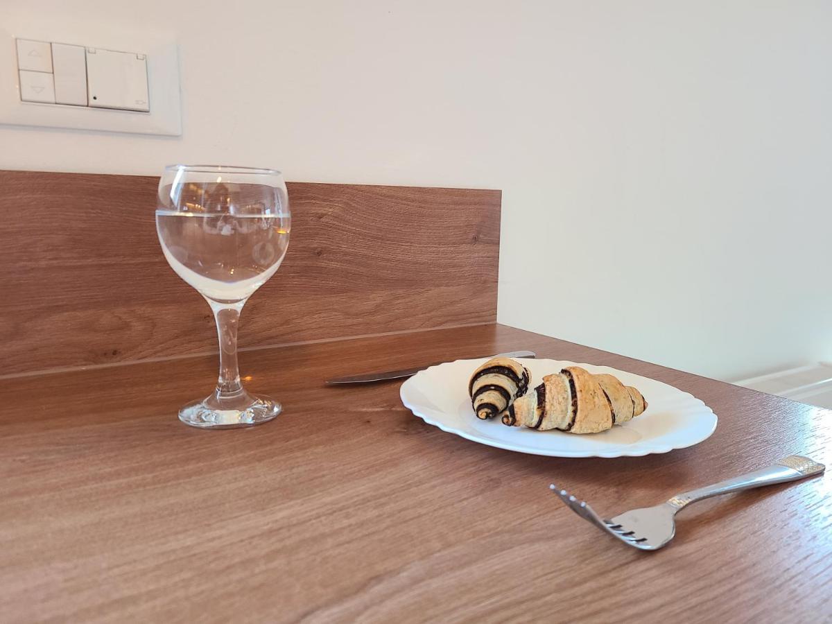 Modern 4-Star Luxury Apt - Wfh Ready, Free Parking Zagrzeb Zewnętrze zdjęcie